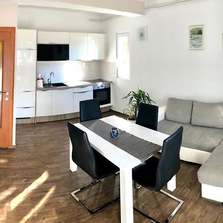 Apartments & Rooms Formenti Skradin Rom bilde