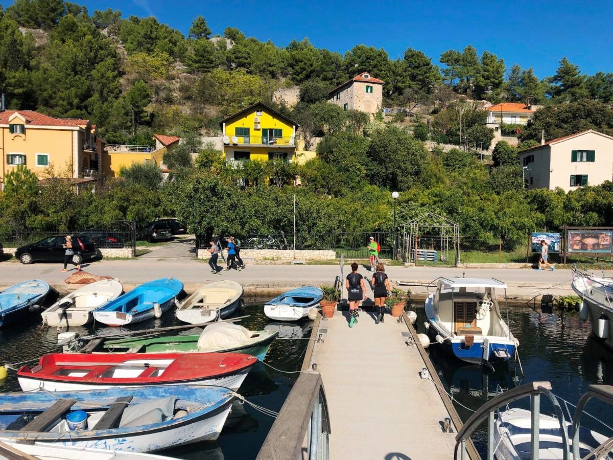 Apartments & Rooms Formenti Skradin Eksteriør bilde